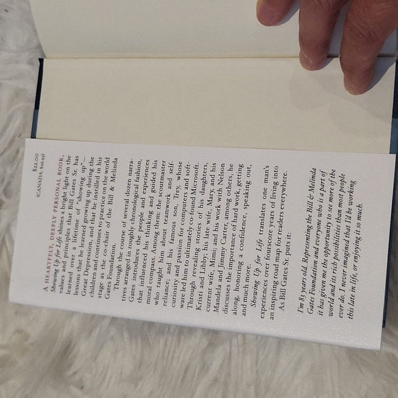 Showing Up for Life by Bill Gates Sr. Hardcover book - Picture 6 of 7